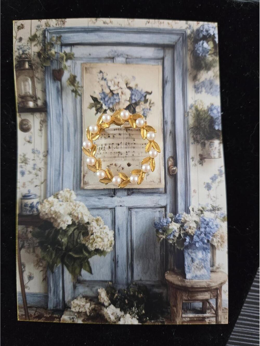 Vintage Gold Tone Pearl Wreath Brooch Pin and card